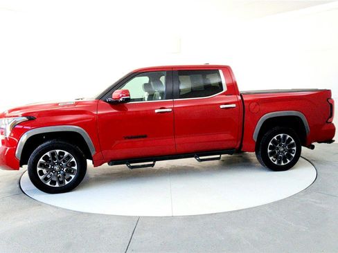 Used 2025 Toyota Tundra Limited image 3