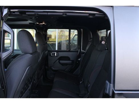 Certified 2022 Jeep Gladiator Rubicon w/ Cold Weather Group image 14