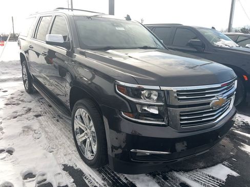 Used 2017 Chevrolet Suburban Premier image 3