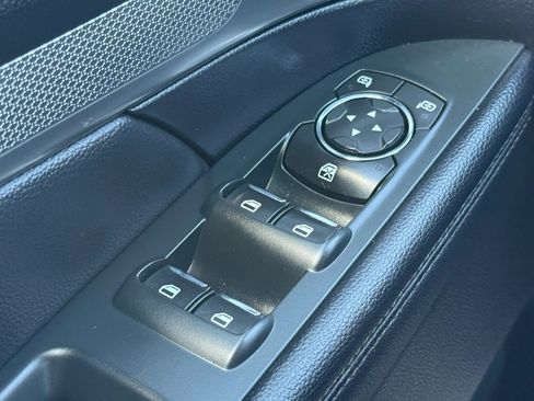 Used 2018 Ford Explorer XLT w/ Equipment Group 202A AWD/4WD image 42
