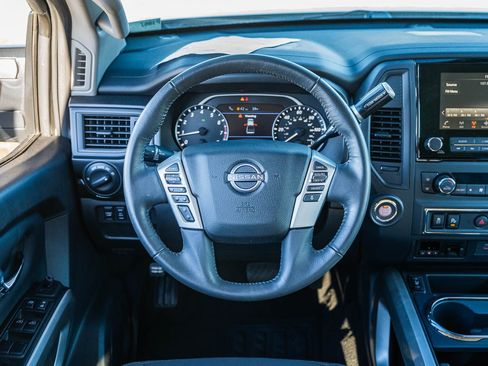 Used 2024 Nissan Titan SV w/ SV Convenience Package image 23