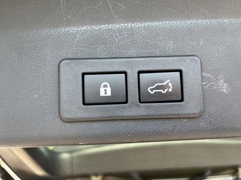 Used 2025 Subaru Ascent Premium AWD/4WD image 11