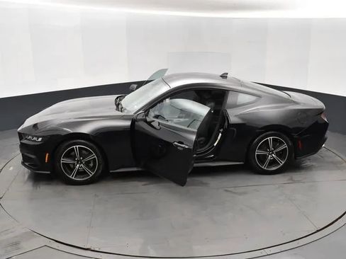 Used 2024 Ford Mustang Coupe image 7