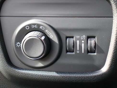 New 2025 Jeep Grand Cherokee Laredo X image 11