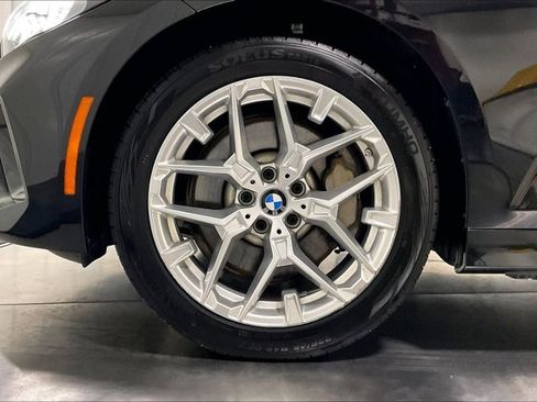 Used 2025 BMW 330i xDrive Sedan AWD/4WD image 9