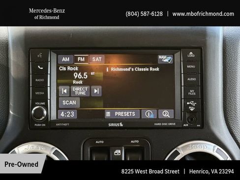 Used 2015 Jeep Wrangler Unlimited Rubicon w/ Connectivity Group image 19