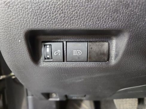 Used 2025 Toyota RAV4 XLE image 28