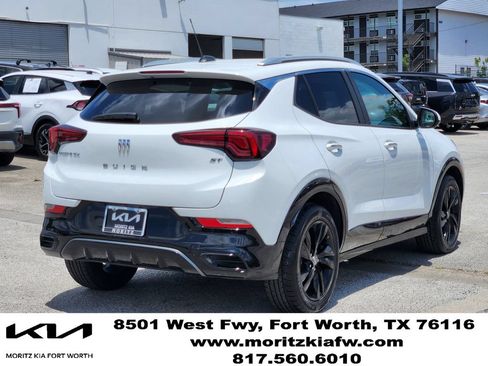 Used 2024 Buick Encore GX Sport Touring FWD image 4