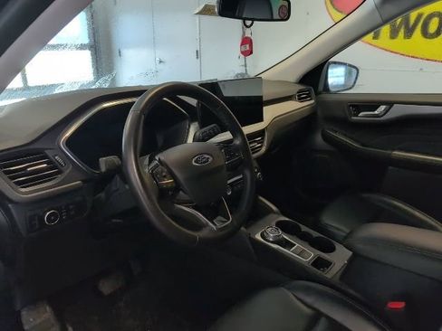Certified 2023 Ford Escape Platinum image 10