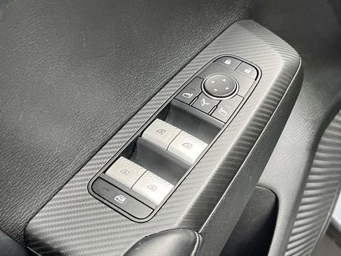 Used 2024 Mitsubishi Outlander SE image 28