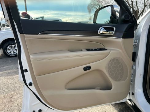 Used 2016 Jeep Grand Cherokee Limited image 14