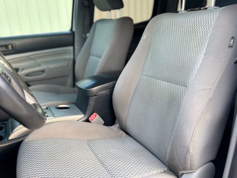 Used 2013 Toyota Tacoma PreRunner w/ SR5 Pkg image 11