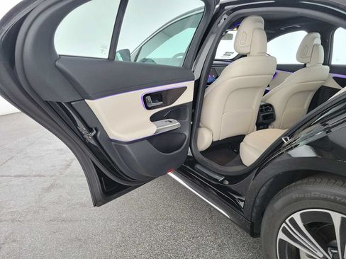 Used 2025 Mercedes-Benz E 350 Sedan image 14