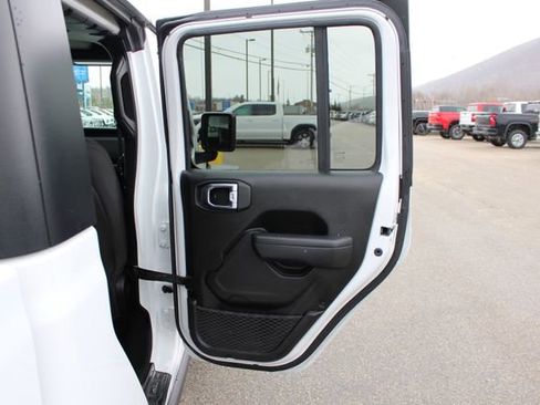 Used 2023 Jeep Gladiator Mojave w/ Cold Weather Group AWD/4WD image 47