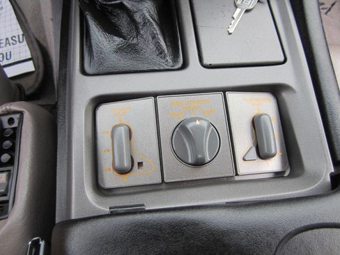 Used 1990 Chevrolet Corvette ZR-1 image 32