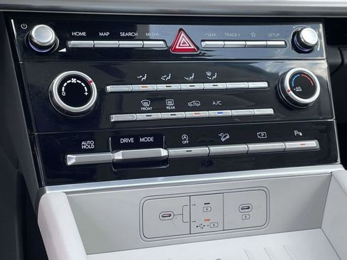 Certified 2026 Hyundai Santa Fe SE FWD image 17