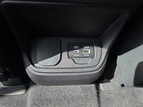 Used 2023 Subaru Ascent 8-Passenger image 12