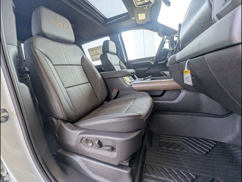 New 2026 Chevrolet Silverado 2500 High Country w/ Technology Package AWD/4WD image 17