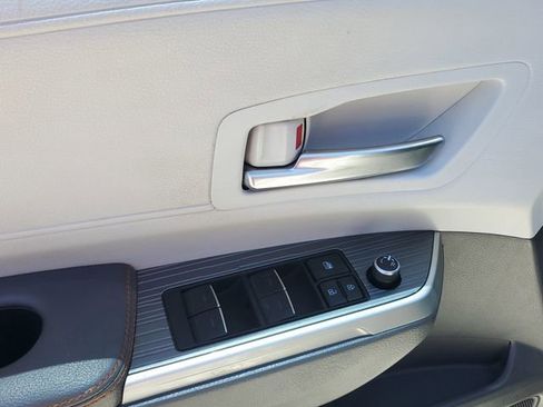 Used 2021 Toyota Sienna XSE image 18