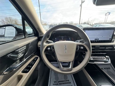Used 2023 Lincoln Corsair FWD image 14