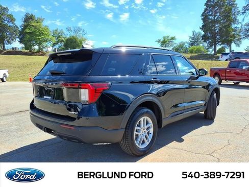 New 2026 Ford Explorer Active AWD/4WD image 5