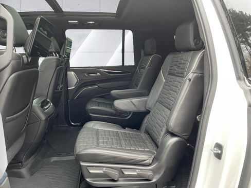 Used 2024 Cadillac Escalade ESV V w/ Heavy-Duty Trailer Package image 14