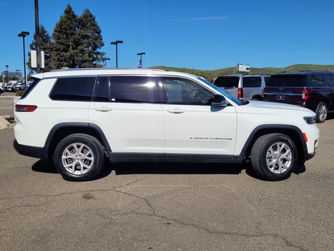 Used 2021 Jeep Grand Cherokee L Limited image 3