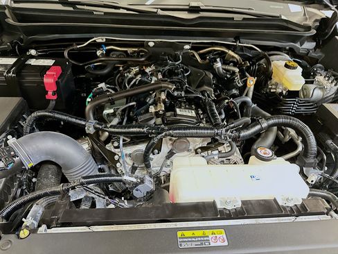 Used 2025 Toyota Tacoma TRD Off-Road image 34