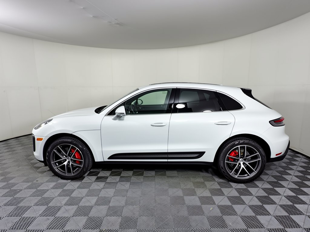 Certified 2022 Porsche Macan S AWD/4WD image 2