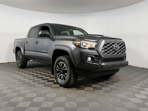 Used 2023 Toyota Tacoma TRD Sport w/ Advanced Technology Package AWD/4WD image 4