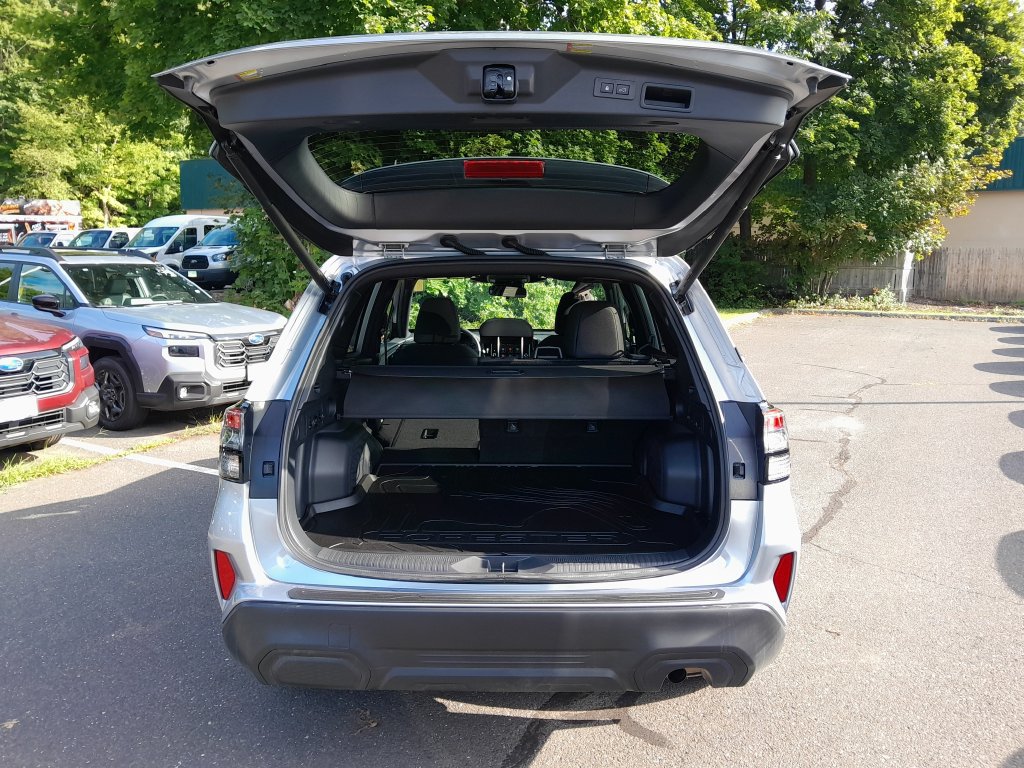 Used 2026 Subaru Forester Premium AWD/4WD image 31