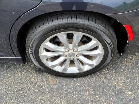 Used 2016 Chrysler 300 Limited w/ Driver Convenience Group AWD/4WD image 8