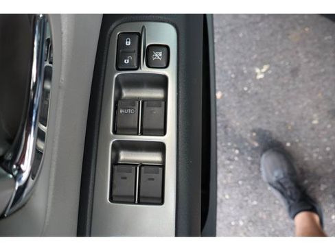 Used 2006 Subaru Tribeca Limited AWD/4WD image 12