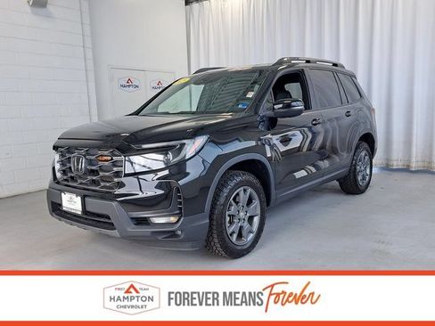 Used 2025 Honda Passport TrailSport image 1