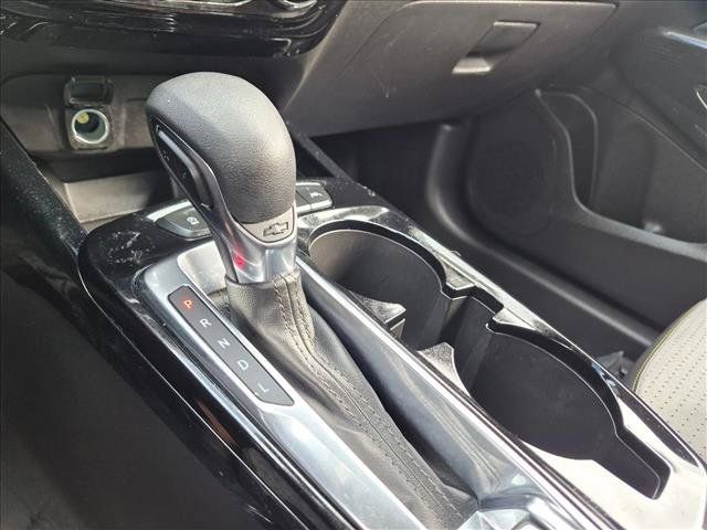 Used 2025 Chevrolet Trax LT FWD image 17