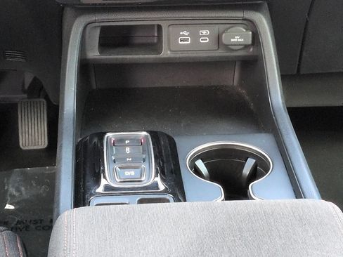 Used 2025 Honda Pilot Sport image 19