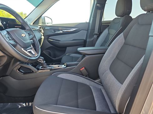 Used 2026 Chevrolet TrailBlazer LT w/ LT Cold Weather Package FWD image 15