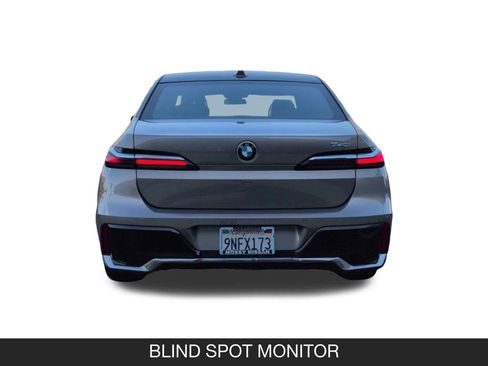 Used 2025 BMW 740i RWD image 9