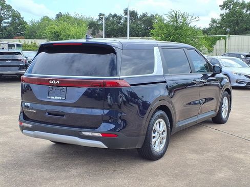 Used 2022 Kia Carnival LX FWD image 4