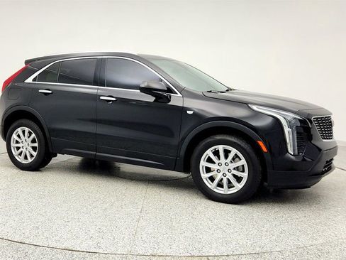 Used 2023 Cadillac XT4 Luxury w/ Cold Weather Package image 3