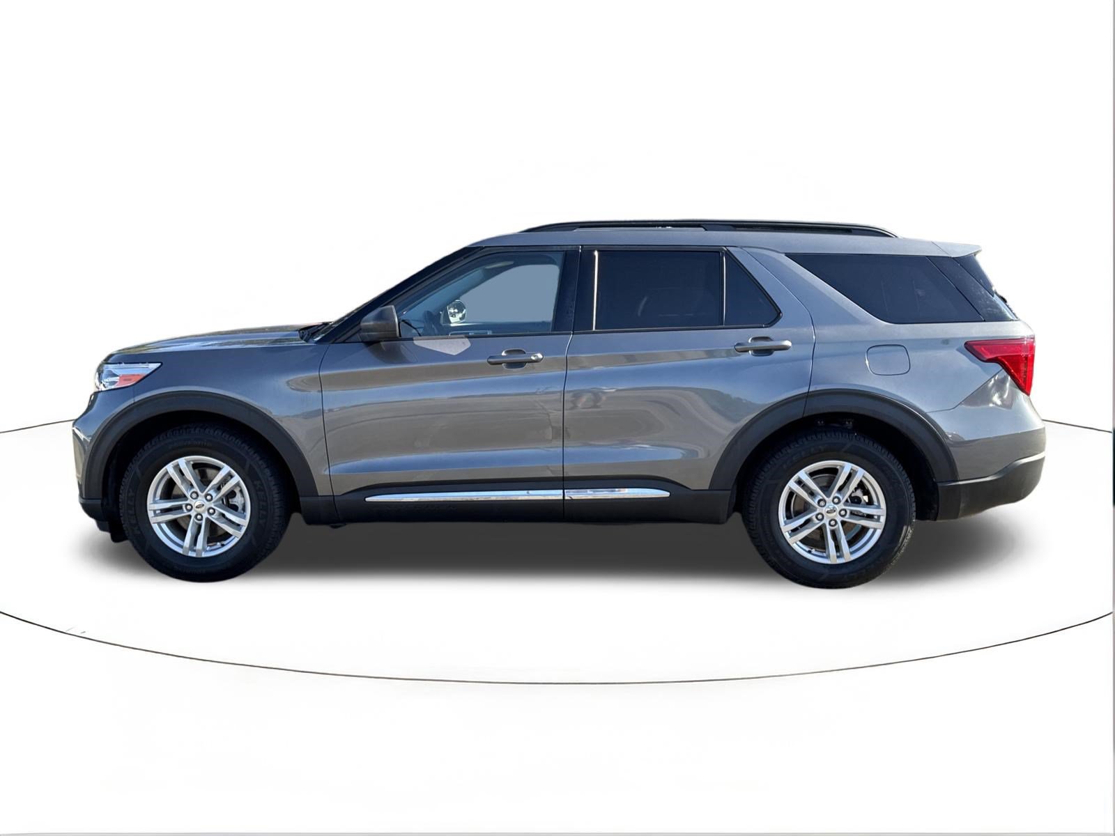 Used 2023 Ford Explorer XLT RWD image 6