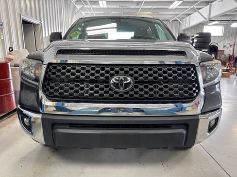 Used 2020 Toyota Tundra SR5 w/ SR5 Upgrade Package AWD/4WD image 28