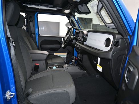 Used 2025 Jeep Wrangler Unlimited Sport AWD/4WD image 38
