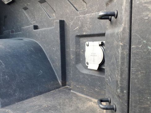 Used 2024 GMC Sierra 1500 AT4 w/ AT4 Carbonpro Edition image 5