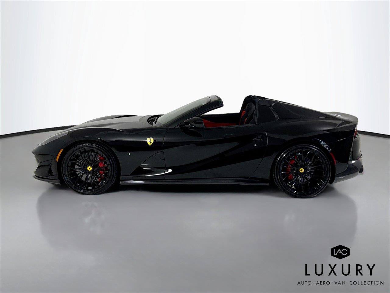 Used 2021 Ferrari 812 GTS RWD image 8