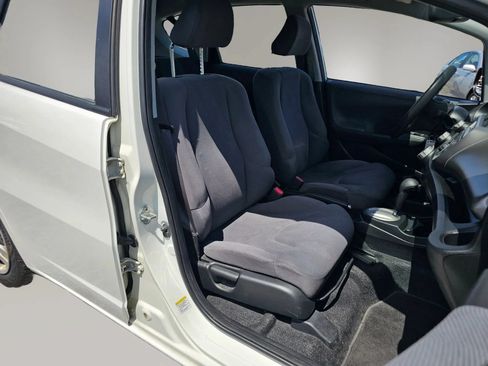 Used 2011 Honda Fit image 6