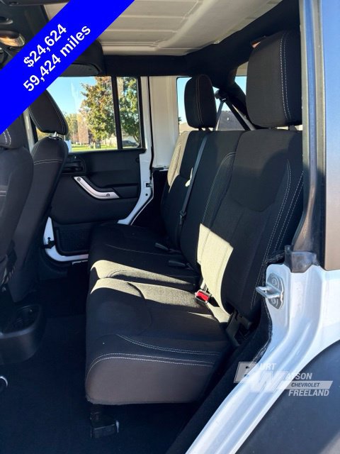Used 2018 Jeep Wrangler Unlimited Rubicon w/ Cold Weather Group AWD/4WD image 34