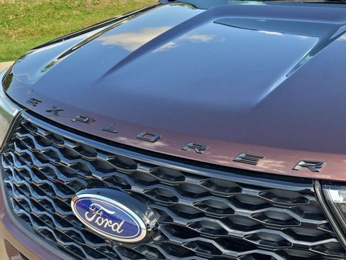 Used 2020 Ford Explorer ST w/ Premium Technology Package AWD/4WD image 12