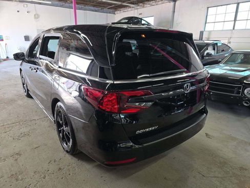 Used 2023 Honda Odyssey Sport image 2
