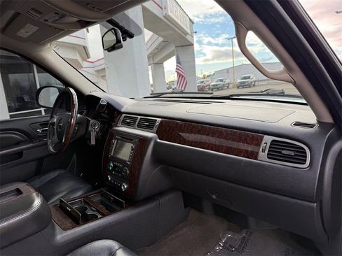 Used 2011 GMC Yukon Denali image 48